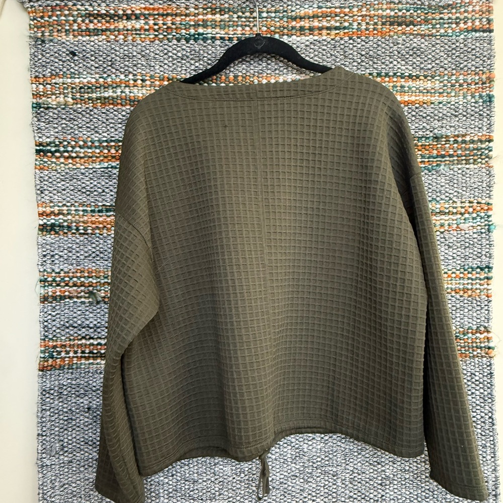 Max Studio Olive Waffle Knit Crew Neck Pullover - Picture 4 of 6